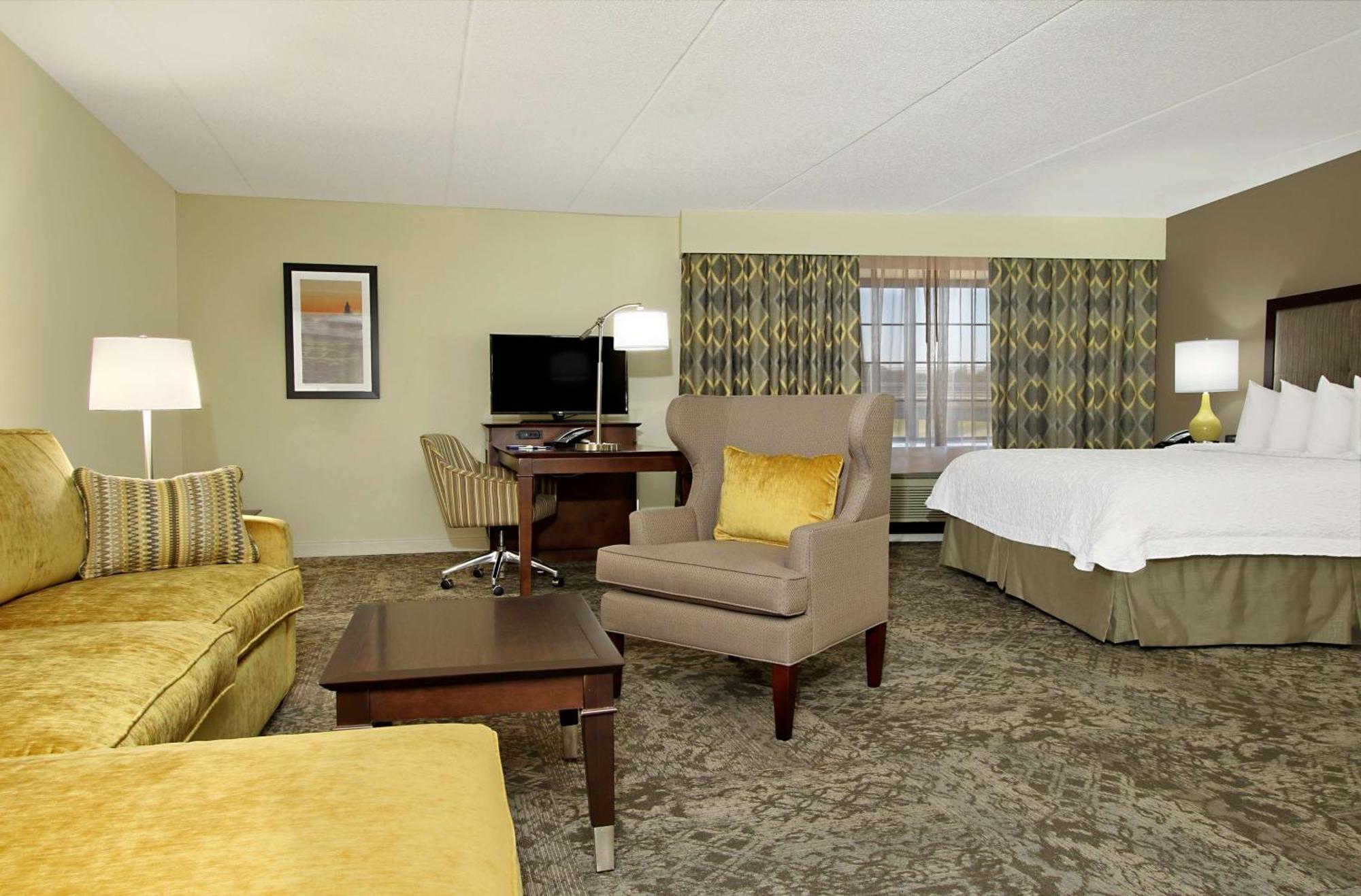 Hampton Inn & Suites By Hilton - Rockville Centre Exterior photo