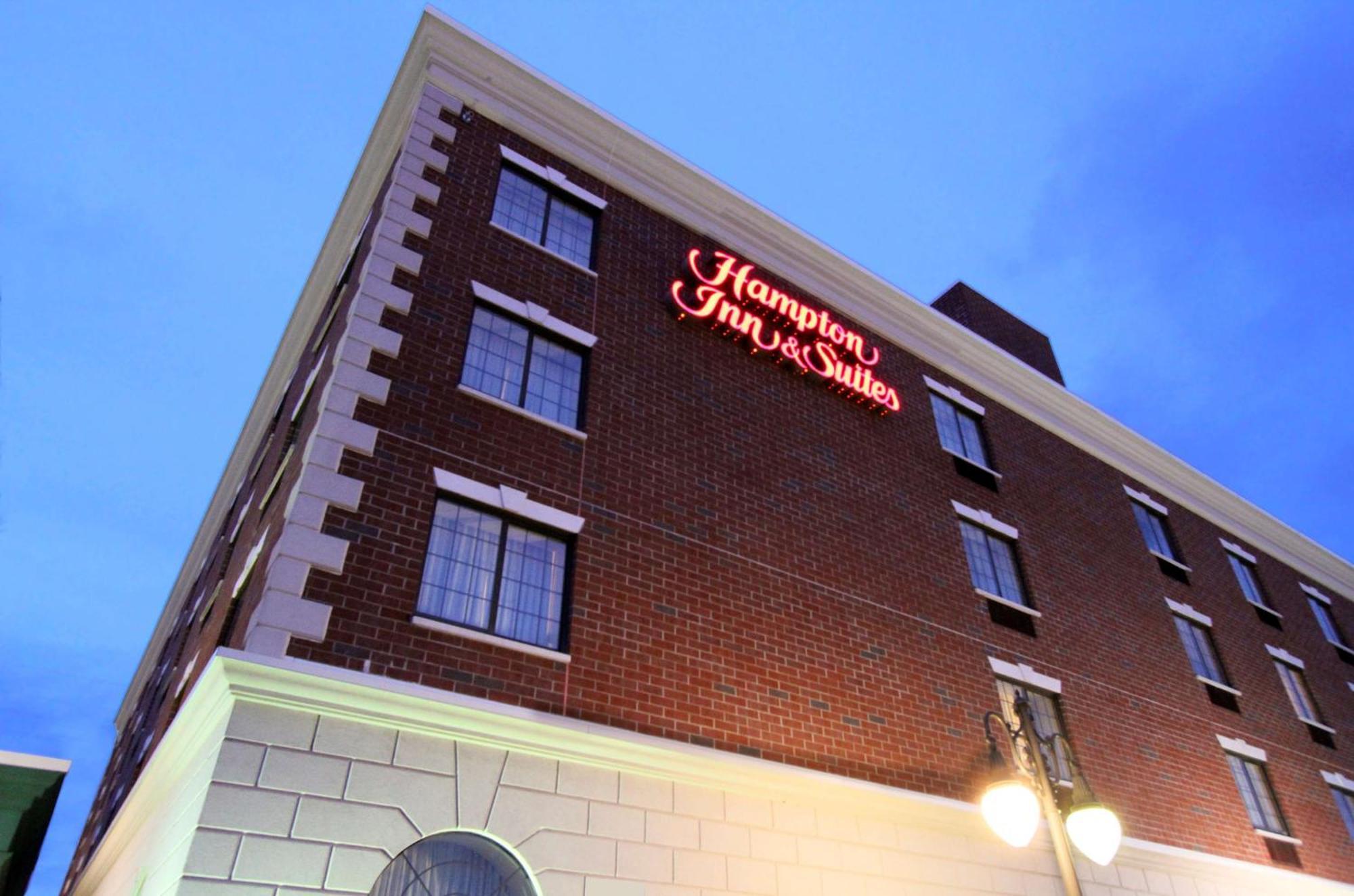 Hampton Inn & Suites By Hilton - Rockville Centre Exterior photo