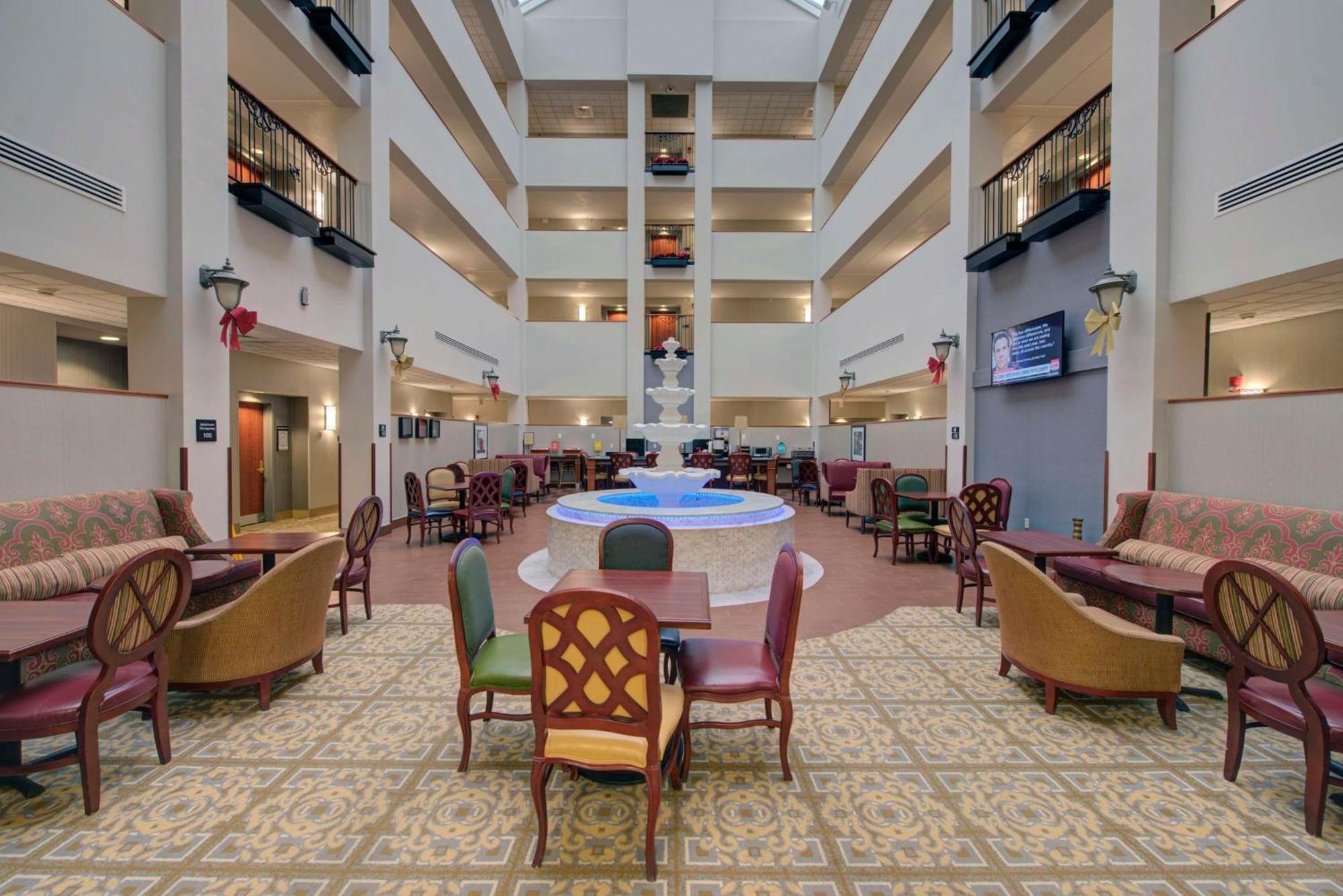 Hampton Inn & Suites By Hilton - Rockville Centre Exterior photo