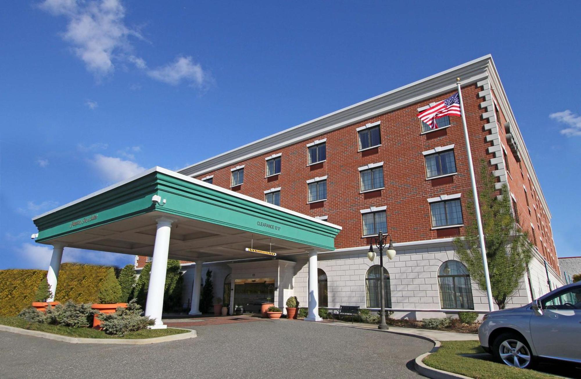 Hampton Inn & Suites By Hilton - Rockville Centre Exterior photo
